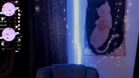 Snapshot of moon__girl chatting on 03-19-26, 07:51 Roxy online show from 03-19-26, 07:51