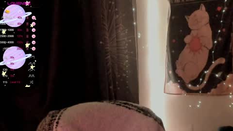 Snapshot of moon__girl chatting on 03-28-26, 06:29 Roxy online show from 03-28-26, 06:29