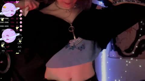 Snapshot of moon__girl chatting on 04-02-26, 07:11 Roxy online show from 04-02-26, 07:11