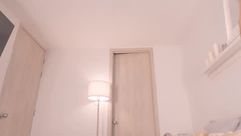 Snapshot of moon_angels chatting on 10-24-25, 11:50 Angels online show from 10-24-25, 11:50