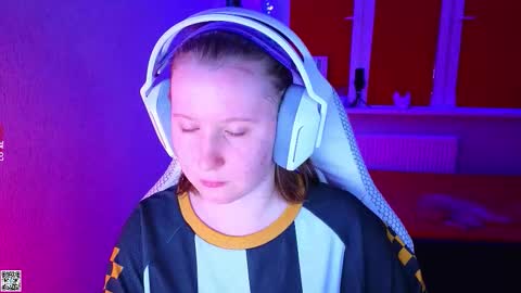 Lola online show from 11-07-25, 03:12