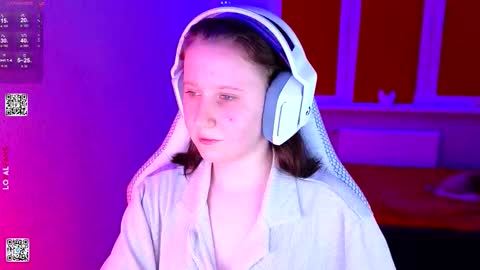 Snapshot of moon_avengers chatting on 02-17-26, 03:40 Lola online show from 02-17-26, 03:40