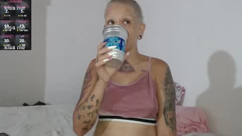 Luna online show from 01-05-25, 04:38