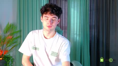 moon_gloww online show from 04-08-26, 02:11