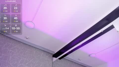 Snapshot of moon_lightt9 chatting on 10-12-25, 02:16 Sarah online show from 10-12-25, 02:16