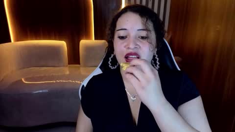 Online 800 to 1400 online show from 11-12-25, 01:33