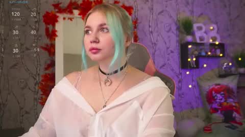 Emilia online show from 09-23-25, 08:17