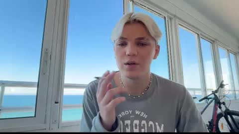 moonflamek online show from 02-24-26, 12:14