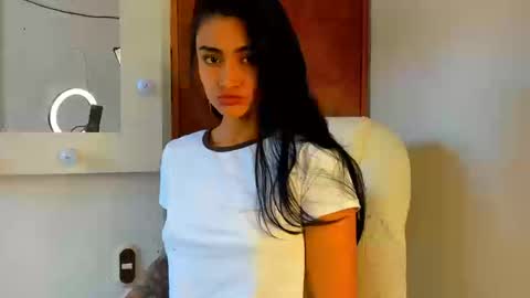 moonie_baddie31 online show from 09-11-25, 06:19