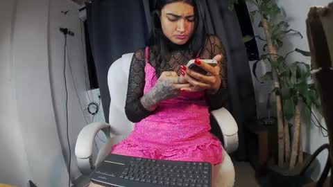 moonie_baddie31 online show from 01-05-26, 11:41