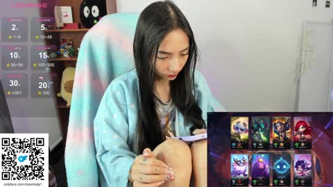 Snapshot of moonlady_ chatting on 01-21-25, 12:25 MOON online show from 01-21-25, 12:25