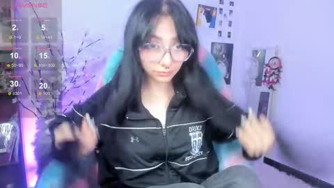 Snapshot of moonlady_ chatting on 12-19-25, 06:31 MOON online show from 12-19-25, 06:31