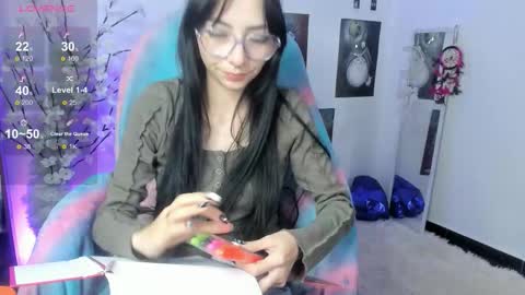 Snapshot of moonlady_ chatting on 12-21-25, 02:08 MOON online show from 12-21-25, 02:08