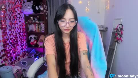 MOON  online show from 04-12-26, 11:54