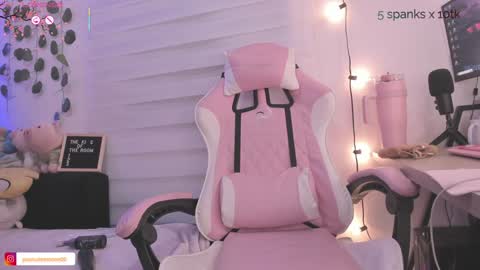 moonliight__ online show from 02-06-25, 12:43