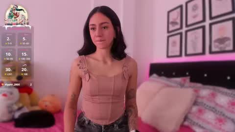 Snapshot of moonlygirl__ chatting on 12-20-24, 04:57 Isabella online show from 12-20-24, 04:57