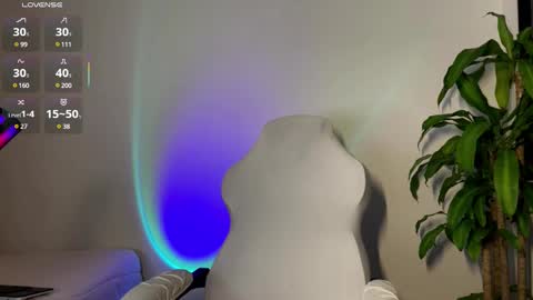 Snapshot of moonlygirl__ chatting on 03-10-25, 02:06 Isabella online show from 03-10-25, 02:06