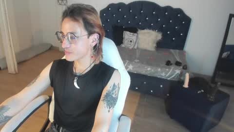 Moon online show from 10-06-25, 08:06