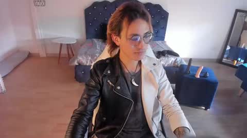 Moon online show from 10-07-25, 08:39