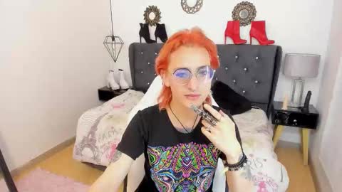 Moon online show from 10-19-25, 07:58