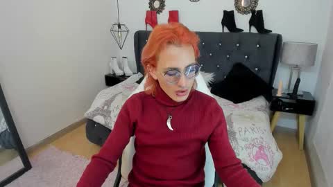 Moon online show from 10-21-25, 08:42