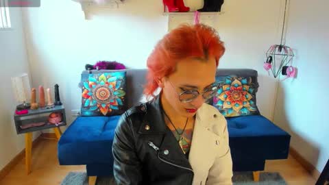 Moon online show from 10-31-25, 08:54