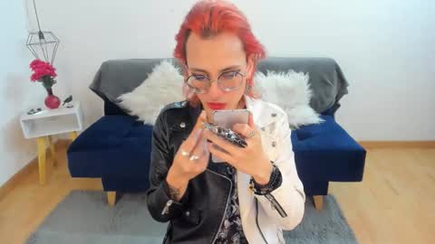 Moon online show from 11-21-25, 08:51