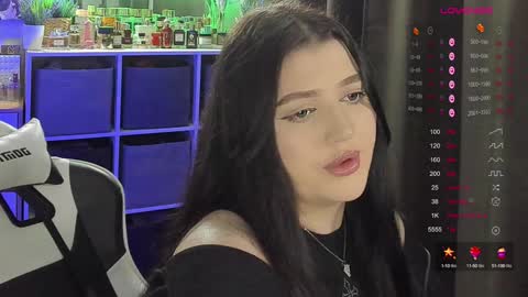 Snapshot of moonrenata chatting on 12-22-24, 11:20 Ri online show from 12-22-24, 11:20