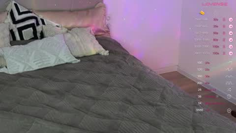 Snapshot of moonrenata chatting on 03-12-25, 12:53 Ri online show from 03-12-25, 12:53