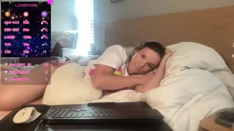 Snapshot of moorgasm3437 chatting on 03-12-26, 04:13 Double temptations online show from 03-12-26, 04:13