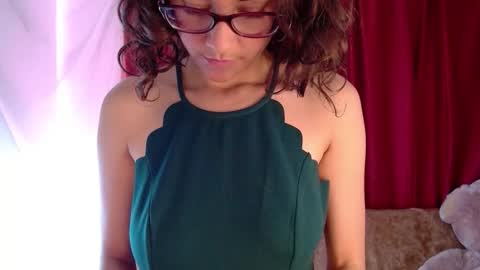 Snapshot of mora_haze chatting on 11-09-25, 05:11 Mora Haze 3 online show from 11-09-25, 05:11