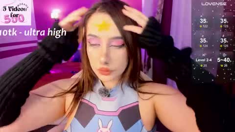 Snapshot of moranakit chatting on 11-20-25, 06:40 Morana Mayer online show from 11-20-25, 06:40