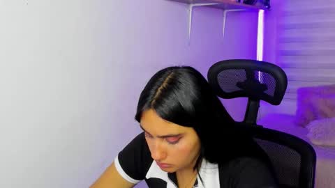 morena_rodriguez_9 online show from 12-17-25, 01:44