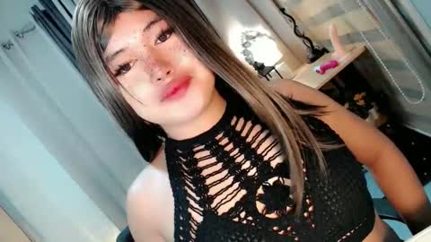 Snapshot of morenaaries12 chatting on 10-22-25, 08:03 MIA online show from 10-22-25, 08:03