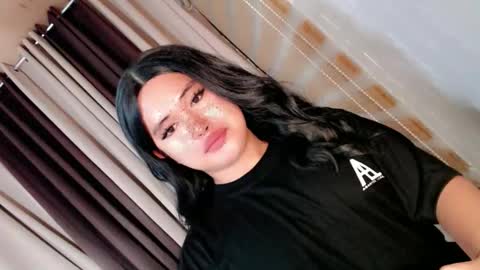 Snapshot of morenaaries12 chatting on 11-19-25, 09:20 MIA online show from 11-19-25, 09:20