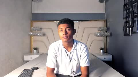 Mmorenito online show from 10-15-25, 06:52