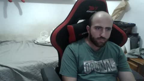 Snapshot of morenoch19 chatting on 11-01-25, 01:46 alejo online show from 11-01-25, 01:46