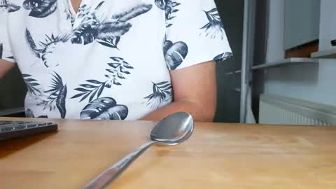 Snapshot of morris_01 chatting on 11-18-25, 05:06 Morris online show from 11-18-25, 05:06