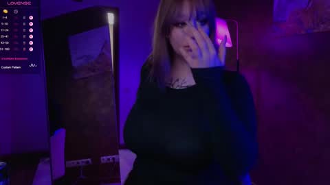 Snapshot of morvelyn chatting on 10-10-25, 06:07 morvelyn online show from 10-10-25, 06:07