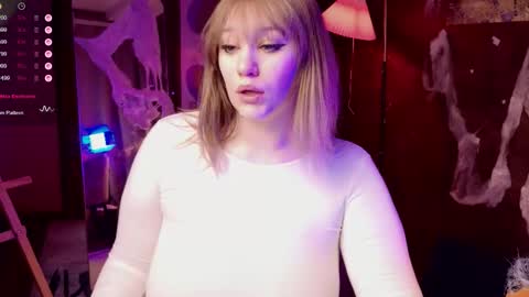 Snapshot of morvelyn chatting on 10-31-25, 04:30 morvelyn online show from 10-31-25, 04:30