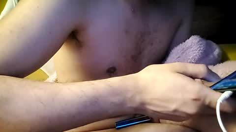 Snapshot of moss127 chatting on 12-16-24, 02:04 twennysevv27 online show from 12-16-24, 02:04