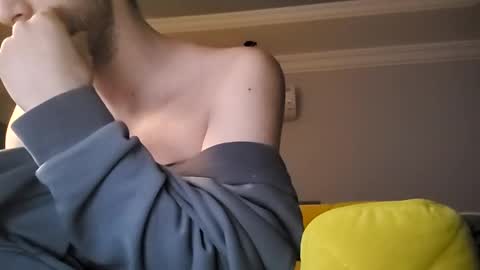 Snapshot of moss127 chatting on 01-01-25, 02:09 twennysevv27 online show from 01-01-25, 02:09