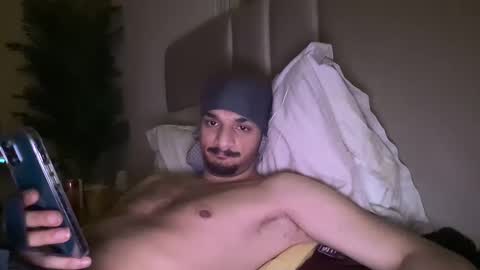 Snapshot of moss127 chatting on 02-05-25, 11:28 twennysevv27 online show from 02-05-25, 11:28