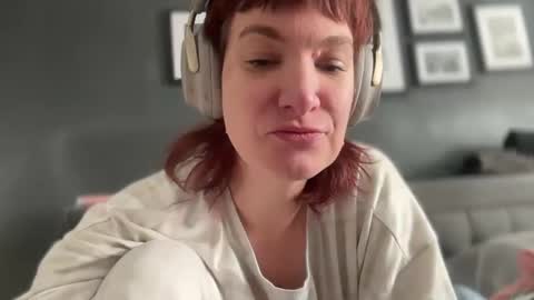 Mossy Mommy online show from 02-14-25, 05:03