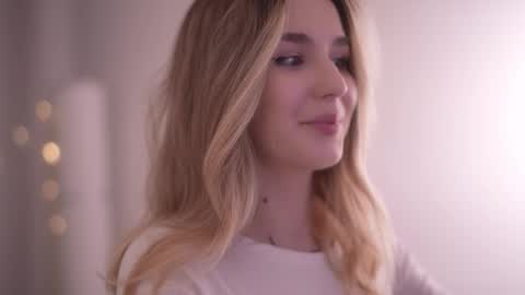 Snapshot of motherlode_ chatting on 10-18-25, 04:08 MIRA online show from 10-18-25, 04:08