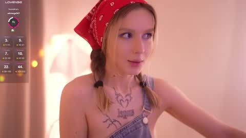 Snapshot of motherlode_ chatting on 10-31-25, 05:36 MIRA online show from 10-31-25, 05:36