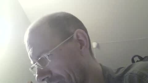 Snapshot of moviem1978 chatting on 12-22-24, 08:16 Frederik online show from 12-22-24, 08:16