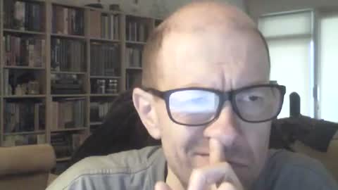 Snapshot of moviem1978 chatting on 12-28-24, 10:14 Frederik online show from 12-28-24, 10:14