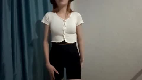 Snapshot of mozelleberendt chatting on 12-02-25, 04:13 Jenny online show from 12-02-25, 04:13