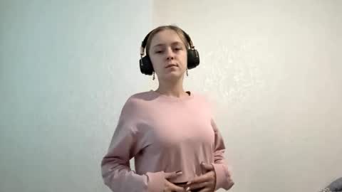 Snapshot of mozelleberendt chatting on 12-16-25, 04:28 Jenny online show from 12-16-25, 04:28